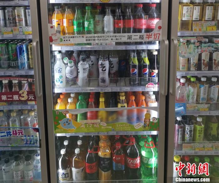 某便利店，最便宜的瓶裝飲料也在4元以上。<a target='_blank' href='/' ><p  align=