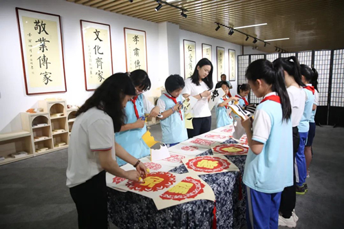 1、長沙市雨花區(qū)校園清廉家風館開館。受訪單位供圖