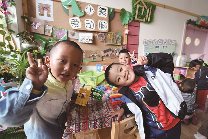 江蘇援建的拉薩市江蘇實(shí)驗(yàn)幼兒園，所有師資在江蘇接受培訓(xùn)，打造具有江蘇水準(zhǔn)的優(yōu)質(zhì)學(xué)前教育資源。 本報(bào)記者 萬程鵬 攝