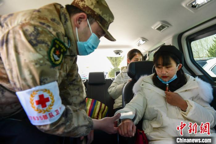 包餃子、拜年、探訪哨所西藏軍嫂高原過春節(jié)