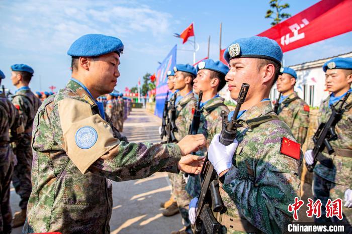 西藏軍區(qū)首支維和醫(yī)療分隊官兵獲聯(lián)合國“和平勛章”