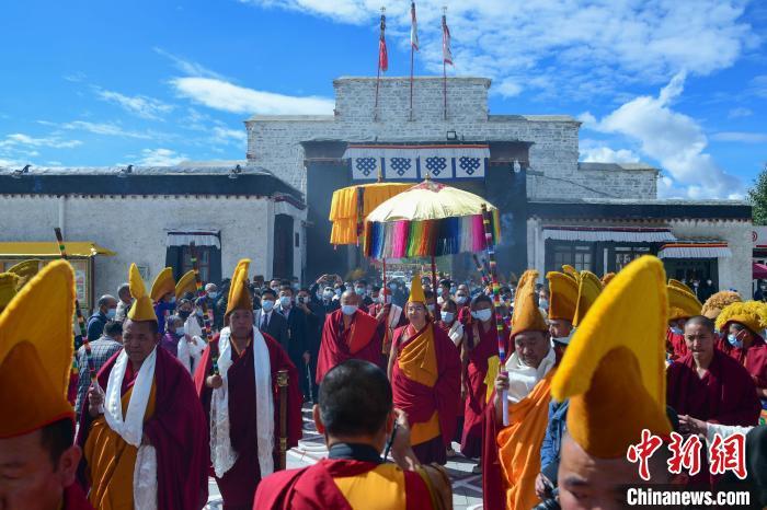 8月8日，全國政協(xié)常委、中國佛教協(xié)會副會長、中國佛協(xié)西藏分會會長班禪額爾德尼·確吉杰布從拉薩回到駐錫地扎什倫布寺。 <a target='_blank' ><p  align=