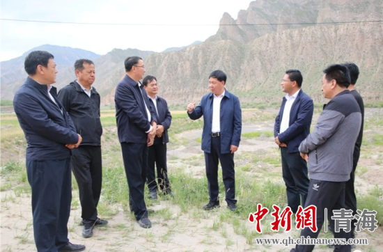 圖為黃南州有關領導現場踏勘、督導生態(tài)環(huán)保責任落實情況現場。黃宣攝