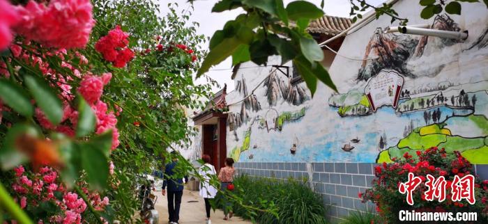 圖為臨夏州臨夏市羅家灣村村民開辦的農(nóng)家樂。(資料圖) 魏建軍 攝