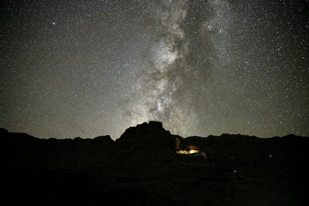 阿里暗夜星空。旦真次旦攝