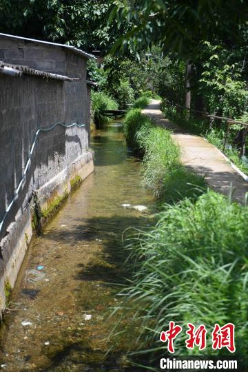 圖為至今仍在流淌的楚援溝。　劉冉陽 攝