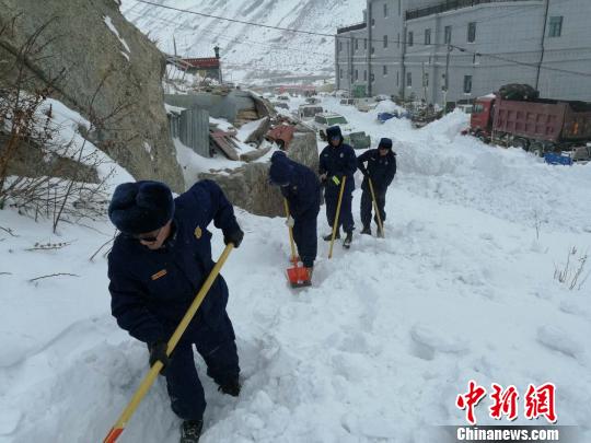 春節(jié)、藏歷年期間西藏消防堅守崗位保民眾安穩(wěn)過年