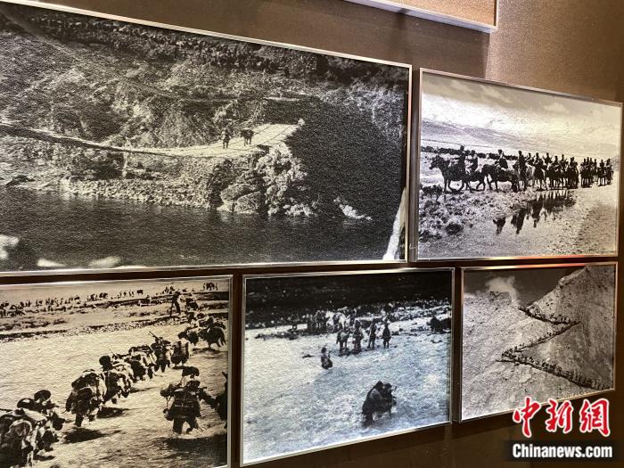 紅樓內(nèi)展廳，圖為昌都戰(zhàn)役中的人民解放軍。彭寧鈴 攝