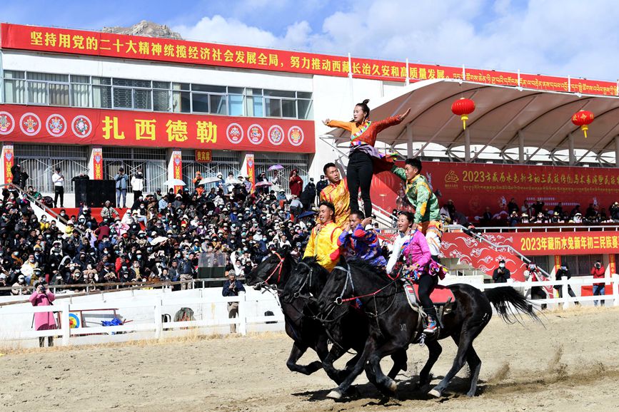 藏歷新年，精彩的馬術(shù)表演。潘多攝