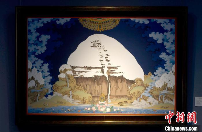 圖為5月16日，展覽中新創(chuàng)唐卡作品《岡底斯山》?！±盍?攝